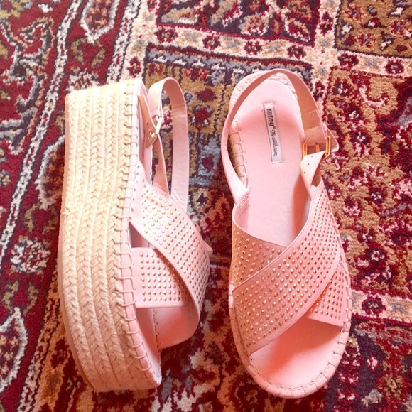 Shoes - Picture 1 of 2